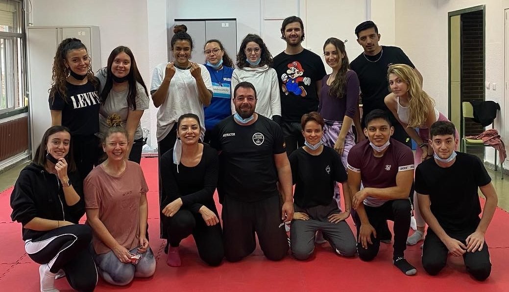curso defensa personal femenina